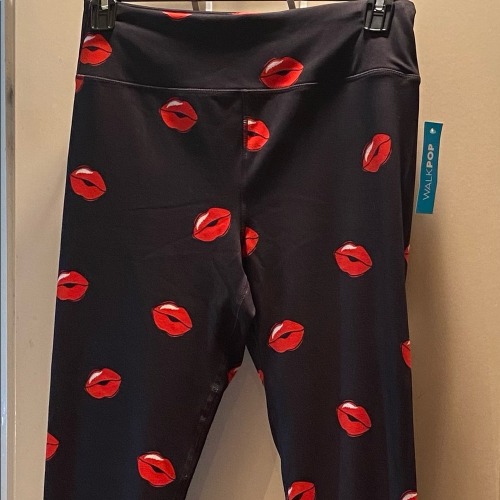 Walkpop Cozy Cora ⅞ Kissable Leggings